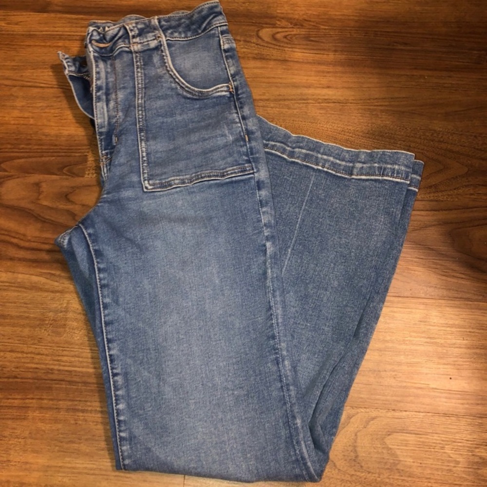 American Eagle Super Hi-Rise Flare Jeans (B)